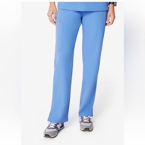 FIGS Kade Cargo Scrub Pants in Ceil Blue. Size Medium Petite.
